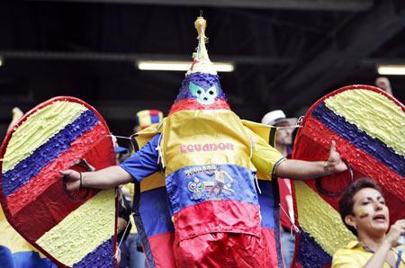 Ecuador football fan with novel, eminent Fashion & accessory cheer for at local