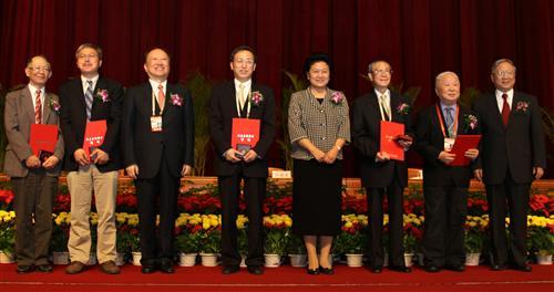 President Pei Gang Won the 2010 Tan Kah Kee Science Award