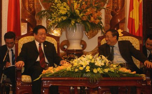 Jiang Ju-feng Calls on Vietnamese Vice-premier Pham