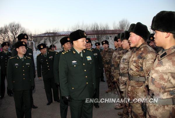 Commander of Shenyang MAC greets recruits