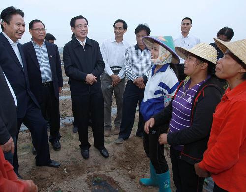 Senior Chinese official stresses change of growth pattern in building Hainan resort