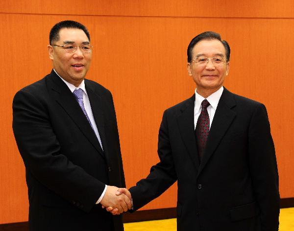 Chinese Premier Wen Jiabao meets Macao chief executive