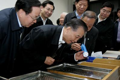 Chinese Premier Wen Jiabao Visits Tsinghua