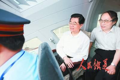 Chinese President rides CNR trains