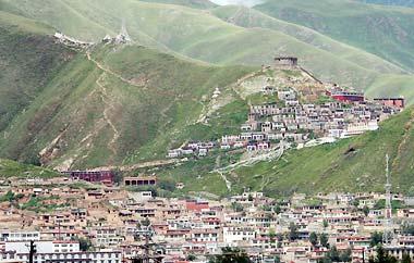 NW China's Yushu boasts legends, beauty and Tibetan culture