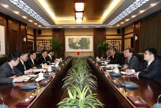 Vice Minister Niu Dun Meets with President and CEO of Tyson Foods, Inc.