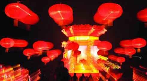 Lantern Show Kicks off at Hunan Martyrs Park
