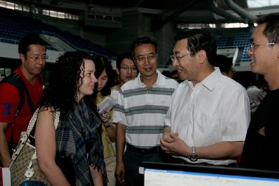 Tsinghua Holds Welcome Ceremony for Graduate Students