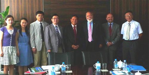 Former president of Seychelles Sir Mancham visited Tongji University