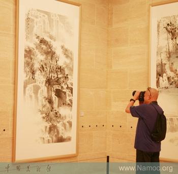 Xu Peichen holds a traditional Chinese painting exhibition