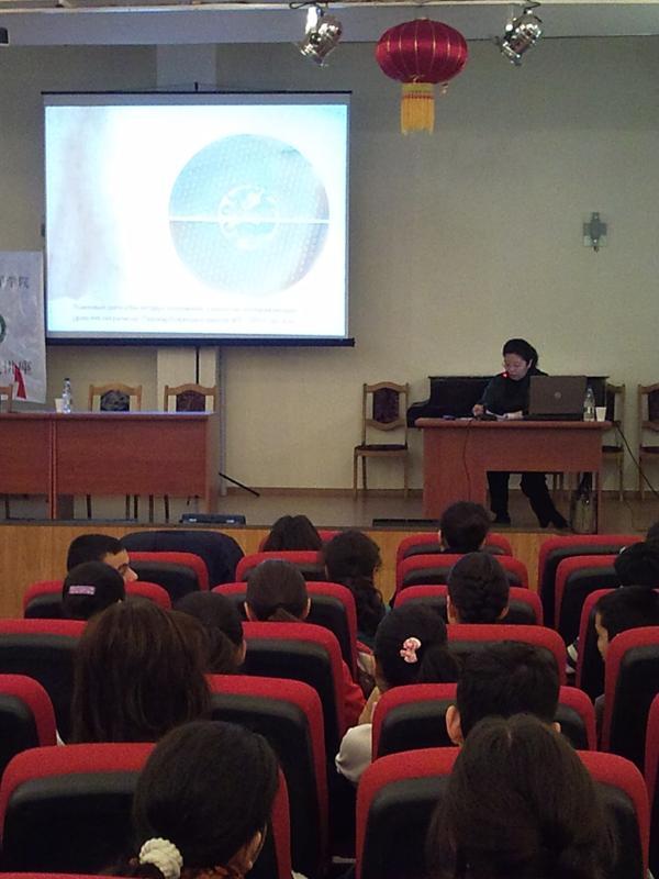 SXU Alumna and Counselor from Chinese Embassy in Armenia Xing Fangfang Gives a Lecture at the CIYSLU