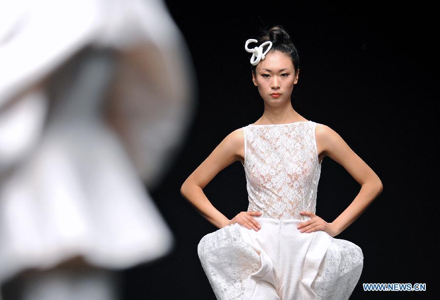 Young designers creations presented at Dalian Int'l Costume Festival