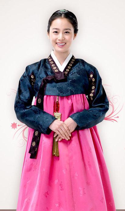 South Korea: Kim Tae-Hee shots her new ads photos