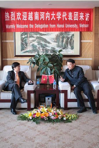 Hanoi University delegation visited YUFE