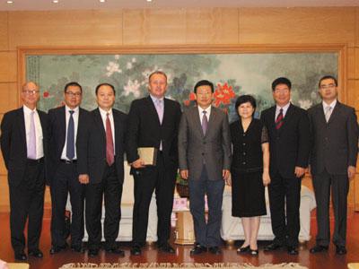 Dai Yulin meets Dr. Mao Keqiang, partner of Newbridge Securities Corporation, USA