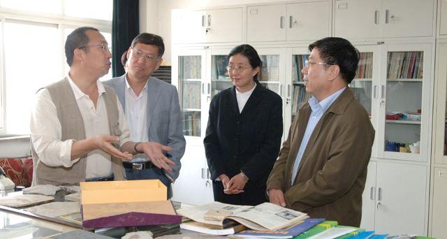 Du Deyin Visits CNU