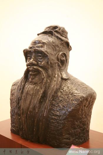 A ceramics exhibition of Huang Songjian is on display