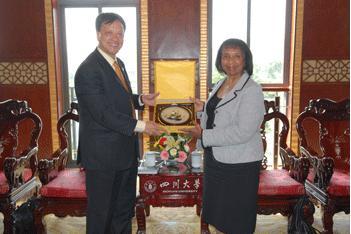 UMass Vice President Visited Sichuan University
