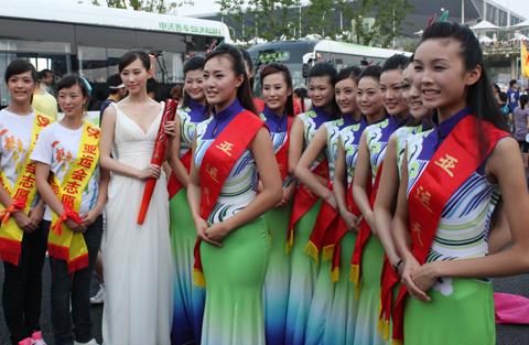BIFT Assigned to Design the Award-Ceremony Hostess's Costumes for the Coming 2010 Asia Games