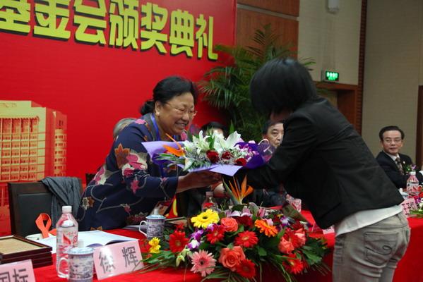 Awarding ceremony of 2010 Sang Ma Trust Fund held at ZSTU