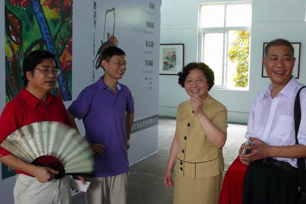 Works of ZSTU   s Teachers in International Art Exhibition:    Occidental Charm VS Oriental Grace
