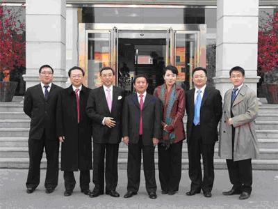 HSBC Asia-Pacific Chairman Visit China Zhongwang   s Headquarters