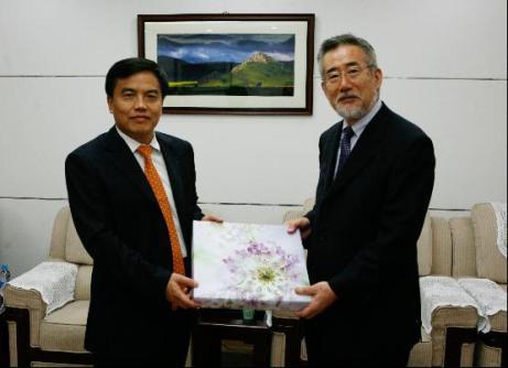 President Su Zhiwu Meets Representative Members of 