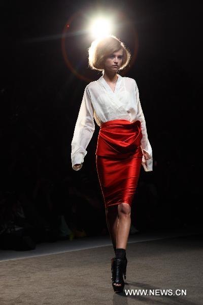 Vera Wang's simple style graces New York Fashion Week