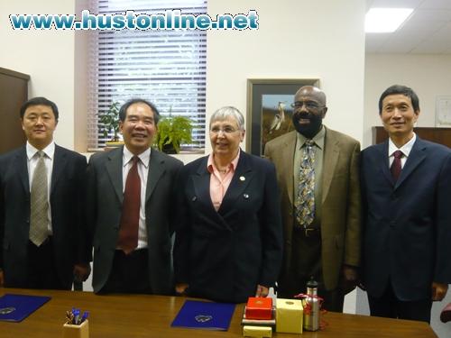 Executive Vice President Visited 2 American Universities