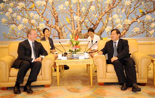 Minister WAN Meets with Al Gore