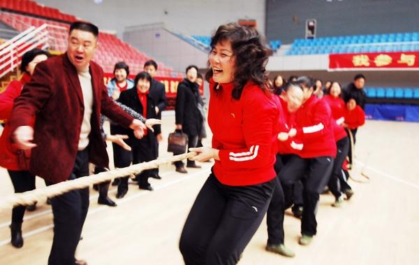 100 women cadres and enterprises took part in the fun sports