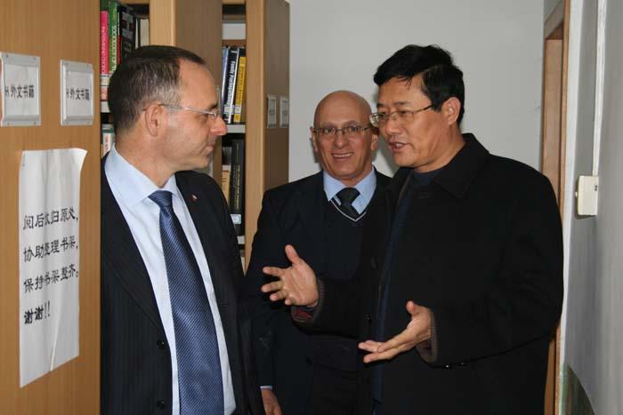 Israeli Ambassador to China Visited the Center for Judaic and Inter-religious Studies of Shandong University