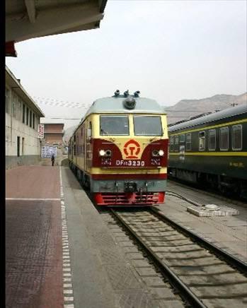 Qinghai-Tibet Railway begin operation