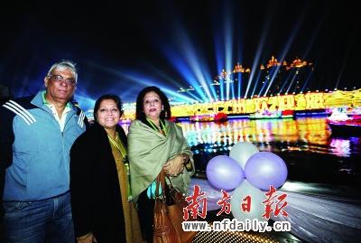 Splendid night scene of Guangzhou enchanted distinguished foreign guests