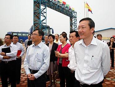 Singapore government and business delegation visits Dalian