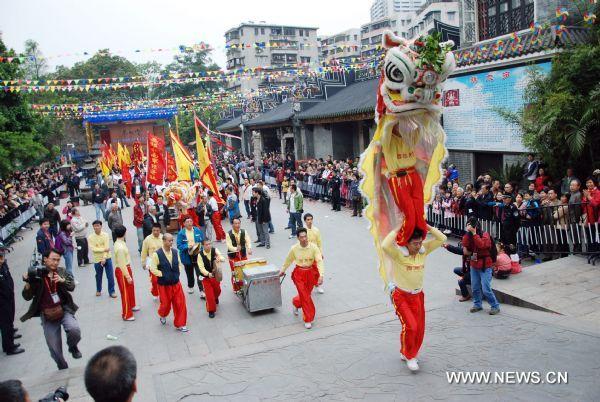 Lion dance in Guangzhou