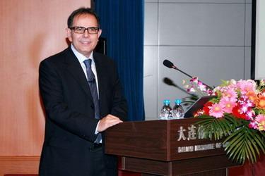 Prof. Avelino Corma Can  s Presented the First ZHANG Da-yu Chair Lecture for Cerebrating the 60th Anniversary of DICP