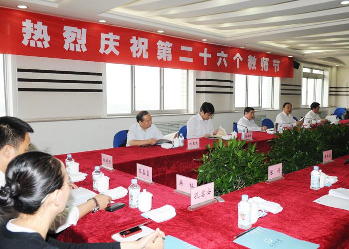 YUAN CHUNQING, SECRETARY OF SHANXI PROVINCIAL PARTY COMMITTEE, VISITS SHANXI UNIVERSITY FOR INSPECTION AND EXTENDS HIS REGARDS TO ALL TEACHERS AND STUDENTS