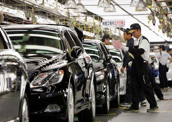 Toyota plans record production of vehicles in 2012