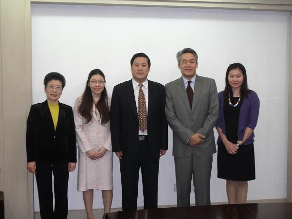 Consul General of Thailand in Guangzhou Visiting Jinan University