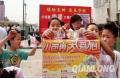 Beijing Hualian Gongyixiqiao Shopping Mall and Beijing South District Post Office Jiaomen Branch conduct Public Service Campaign together