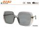 Sunglasses in fashionable design with big plastic frame ,suitable for men and women