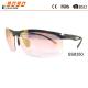 New style fashion sports sunglasses ,made of plastic ,UV 400 protection lens