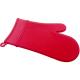 Custom Red Silicone Oven Gloves , Durable Waterproof Silicone Oven Mitt Set