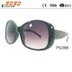 New arrival and hot sale of plastic sunglasses,suitable for men and women