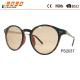 New arrival and hot sale of plastic sunglasses,suitable for  women