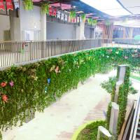 Durable Lifelike Artificial Plant Wall For Store  Long Term Life Time