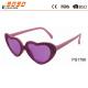2017 fashion plastic sunglasses with 100% UV protection lens, suitable for women