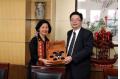 President Hu Shougen met with chairman of Sino-Queensland Council of Australian Queensland Ms Sim Hayward