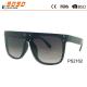 Sunglasses in fashionable design, made of plastic with big frame ,suitable for men and women